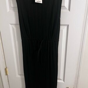 Zara Elegant Black Pleated Maxi Dress